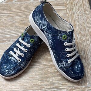 VIONIC BEACH Slip On “Pismo” Sneakers